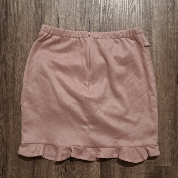 Simple Pink Ruffle Mini Skirt - Picture 5 of 5